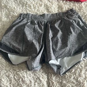 Lululemon Hotty Hot Short *High-Rise Long 4" 🩶Heather Lux Multi Black🩶➡️➡️➡️